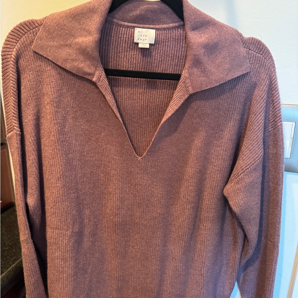 Long sleeve collared knit top